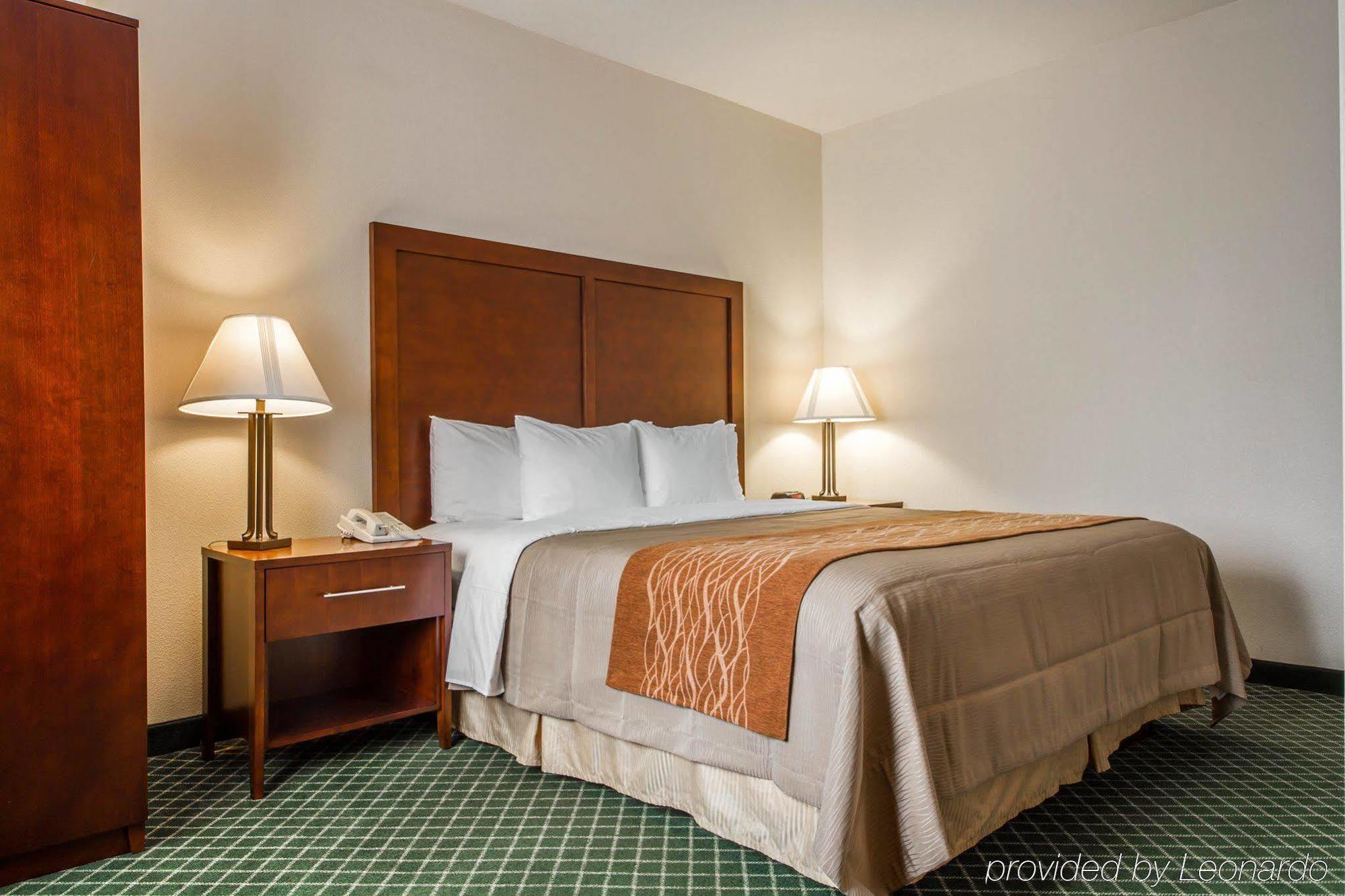 Comfort Inn & Suites Oakland Airport Exterior photo