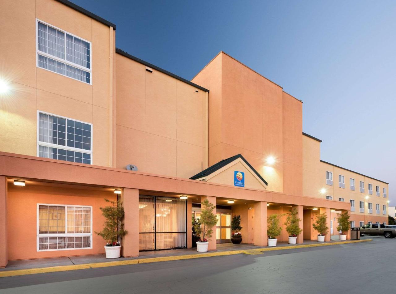 Comfort Inn & Suites Oakland Airport Exterior photo
