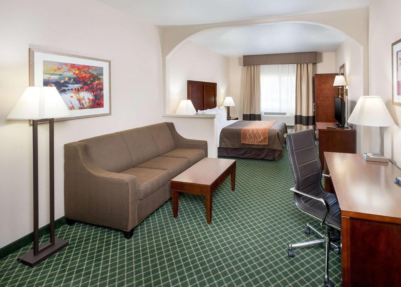 Comfort Inn & Suites Oakland Airport Exterior photo